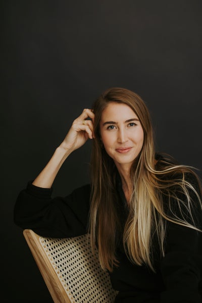 Courtney Houston, Agent