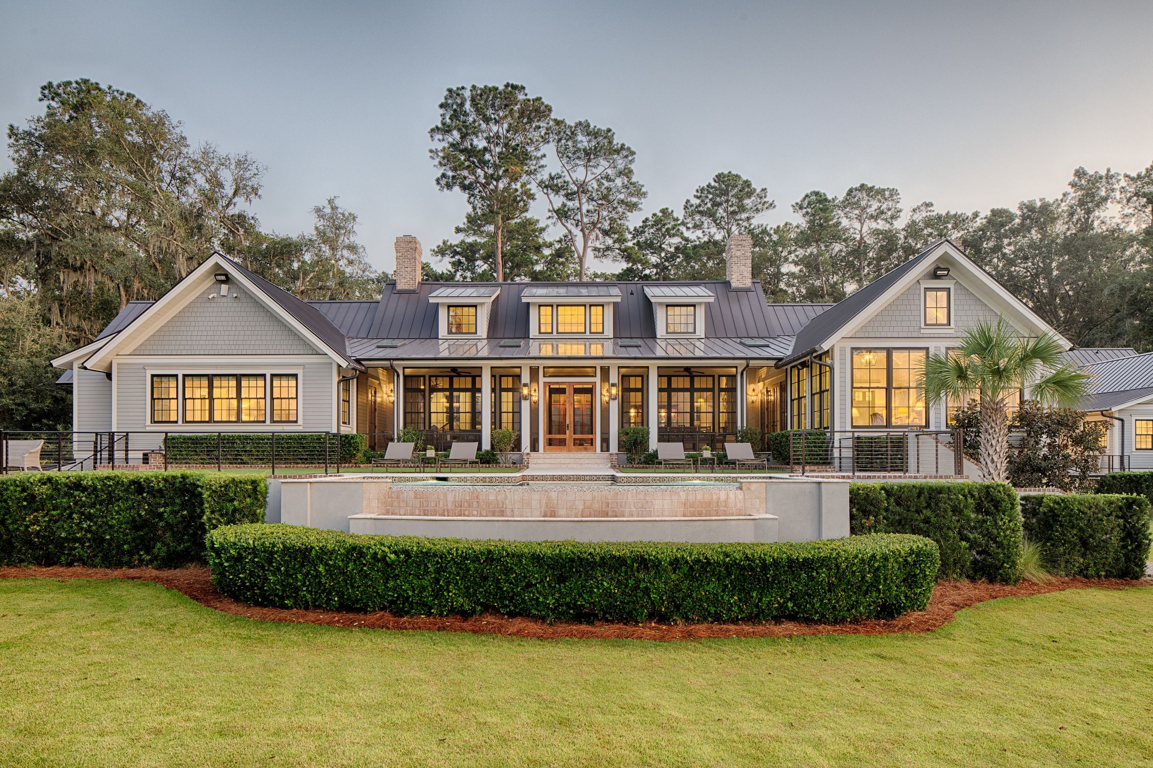  Southern Comfort as a Lifestyle: Why People Are Moving to the Lowcountry